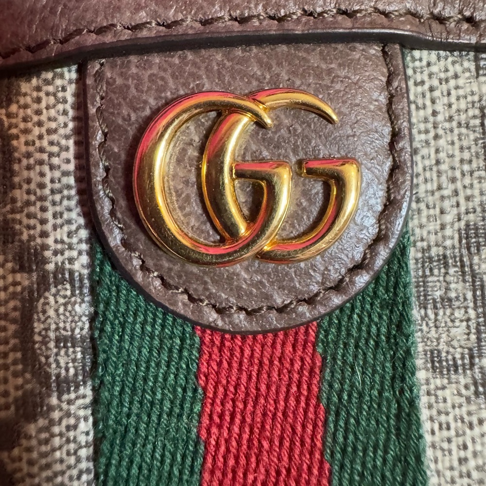 Gucci Cream and Brown Cosmetic Bag with GG Monogram - Picture 10 of 10